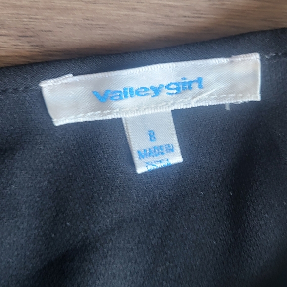 Sleeveless Top (8) - Picture 4 of 4